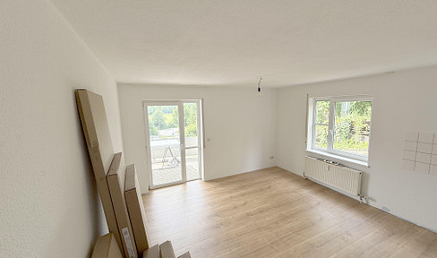 Sehr schöne, helle 2  Zi-Whg mit großem Süd - Balkon, AA und EBK in Möckmühl - Ruchsen