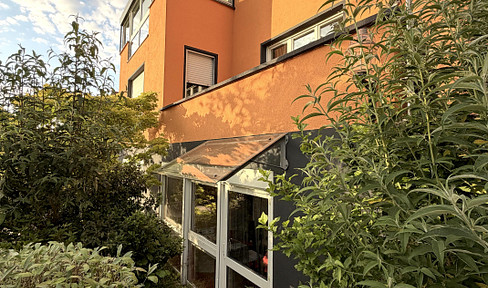 Versteckte Gartenidylle – großzügige Villa mit Schwimmteich