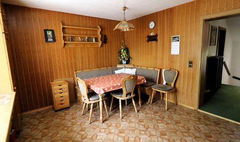 Einfamilienhaus mit 727 Grund, 5 Zi,EBK - sofort bezugsfrei