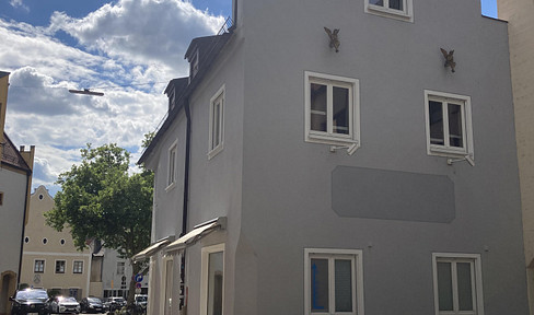 ++Retail Space/Office - Studio for rent in a desirable location in the old town++