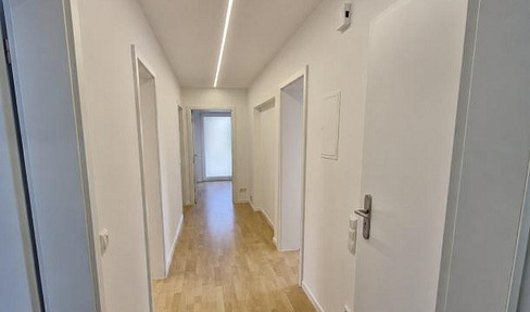 3-room apartment, 84.0 square meters, newly renovated, located on the 2nd floor, available from August 15th.