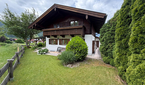Detached house in the style of a country house, located in Unterwössen, Chiemgau region.