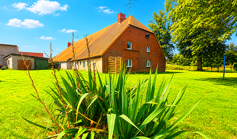 COUNTRY HOUSE WITH INTEGRATED BARN
*6270 sqm PLOT OF LAND, INCLUDING BUILDING LAND!!!