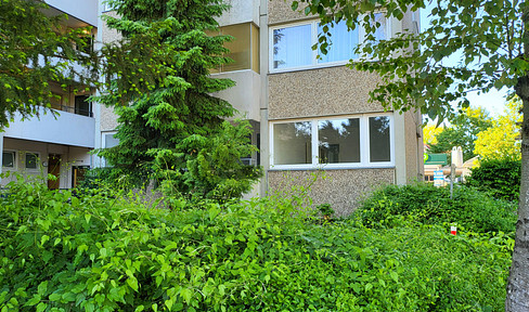 Erdgeschoß-frisch renoviert-separater Eingang-Balkon-Tiefgarage-von Privat