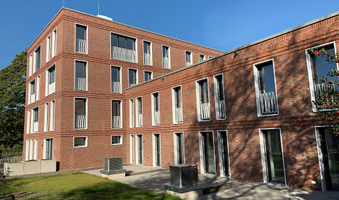 Exclusive 3.5-room maisonette apartment in a townhouse style, with 133 cubic meters of living space (centrally located).