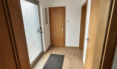 Bright, 3-room ground-floor apartment (70 m²) with a garden.