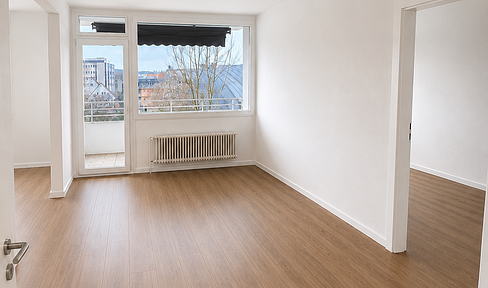 Frisch renovierte 2-Zimmer-Wohnung mit Südostbalkon & Einbauküche