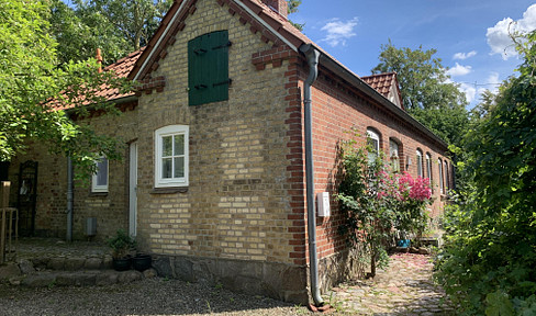 Charming country house near the Baltic Sea, ready for occupancy.