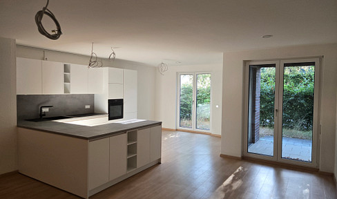 Three-room garden apartment with fitted kitchen in a high-quality residential complex / First occupancy after renovation.