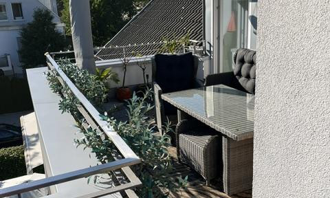 Lichtdurchflutete 3 Zimmer Dachterrassenwohnung im Maxhof