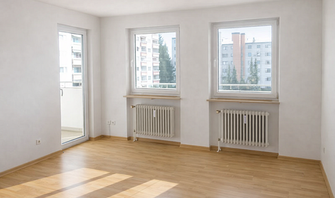 No fees - Well-maintained 2-room apartment with balcony, Fürth - Private sale.