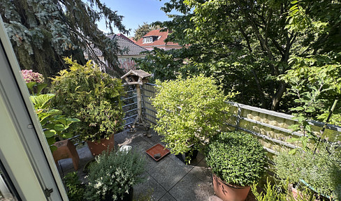 Two-room apartment in a green area, close to the city (no commission, includes parking space for a car).