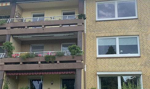 Lichtdurchflutete 4-Zimmer-Wohnung mit großer Südwest-Loggia, Garage und Top-Anbindung an Hamburg