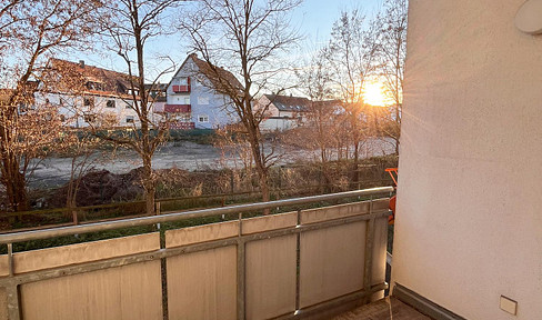 Bright attic apartment with a balcony, parking space, and a cozy atmosphere in Langenzenn.