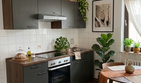 stilvolle 2 ZKB mit Balkon  & neue EBK; bezugsfertig