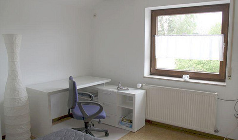 Beautiful, bright 1.5-room apartment in Ulm, with fitted kitchen and balcony.