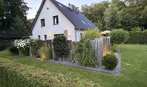 Neuwertiges bezugsfertiges Haus