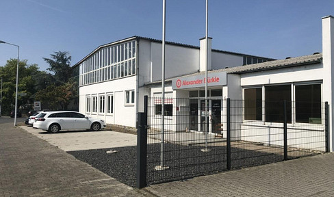 Approximately 200 square meters of representative office or practice space on the ground floor, with parking spaces available right outside.