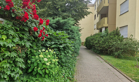 Stilvolle 3-Zimmer-Eigentumswohnung mit Loggia, Tiefgaragenstellplatz und offenem Kamin