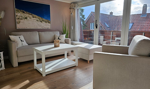 Exklusiv sanierte Dachgeschosswohnung mit Sauna - Strand 8min zu Fuß