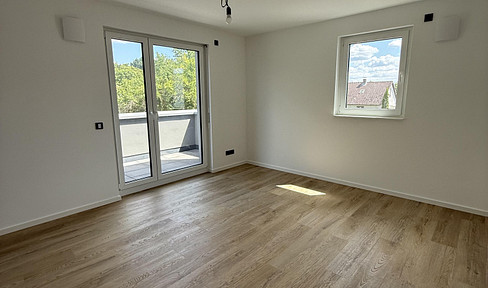First occupancy: Exclusive one-bedroom penthouse apartment in a high-quality new building, featuring a built-in kitchen.