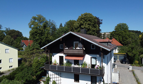 Schöne Mansardenwohnung mit herrlichem See- und Alpenblick in Starnberg
