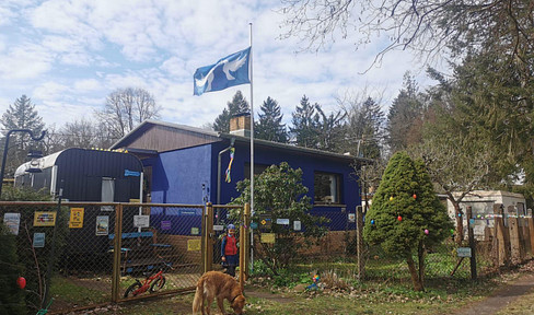 "Blue Villa" (35 sqm) in the Lausitz region - located in a green area, close to the train station, and suitable for winter stays.