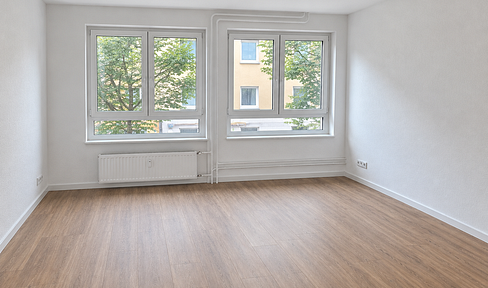 Prime location meets living quality – newly renovated, bright, and spacious.