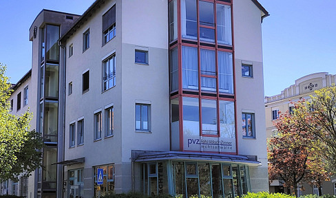 Well-maintained 3-room apartment with a southwest-facing balcony, located in the best downtown area of Kaufbeuren.