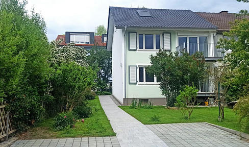 Beautiful detached house with a garden, for rent near Lake Constance, in Meersburg. Newly renovated. Available for the first time.