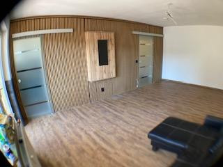 3-2-1: MEINS - Excellent renovated 1-bedroom apartment with fitted kitchen and balcony, in a central location.