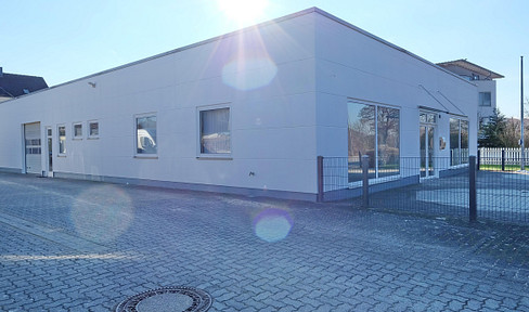 Commercial building with exhibition space, workshop, and office in Wolfenbüttel-Linden.