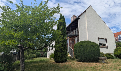 Land for sale in a prime location, with an existing building.