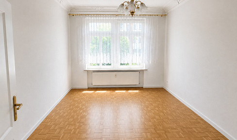 2-room apartment in a traditional building | approximately 60 m² | kitchen included | Viewings available on July 20th.
