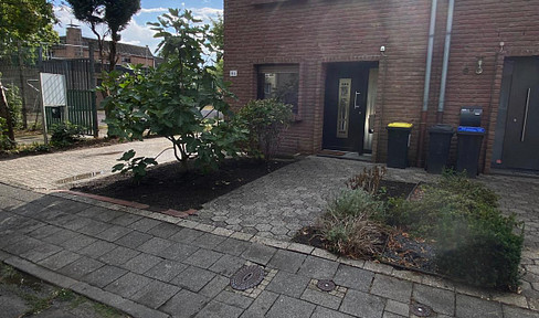 Reihenendhaus mit Garten, Garage und moderner Ausstattung – in Mönchengladbach