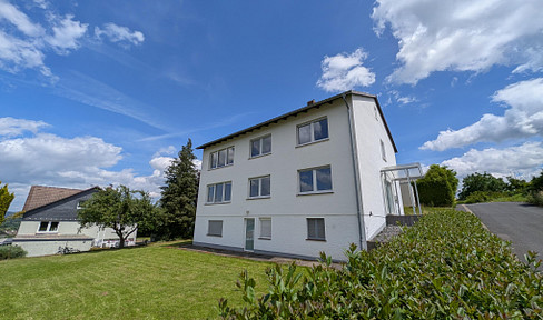 Großzügiges, freistehendes Zweifamilien-Haus - Gepflegt
