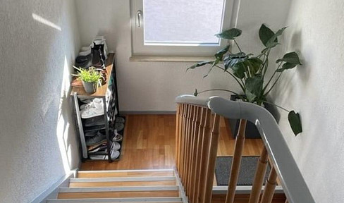 Modern 2-room attic apartment in Griesheim, fully furnished, ideal for workers or as a shared apartment.