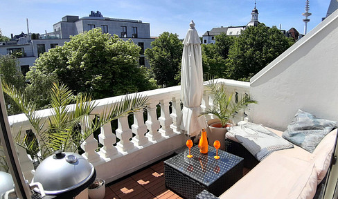 Prime location in Rotherbaum! Stunning penthouse apartment, 84 square meters of living space!, located in a quiet, beautiful Art Nouveau villa.