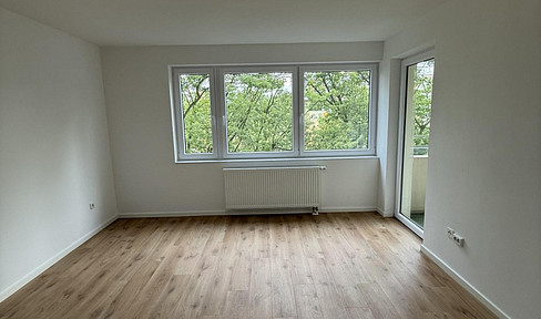 Wunderschöne 2 Zimmer Wohnung mit Balkon - Kernsaniert!