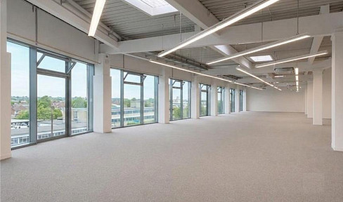 Modern commercial space for office or showroom use, centrally located near Südkreuz train station – from 370 m² to 1,000 m².
