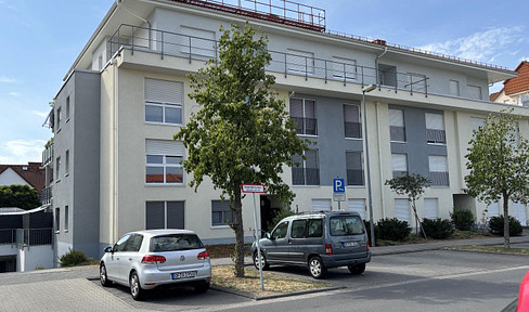 Moderne 4 Zimmer Whg. im 2. OG mit großem Balkon
