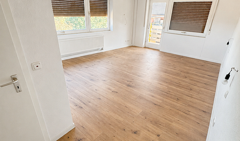 Renovierte 3-Zimmer-Wohnung mit Balkon & schönem Ausblick in Laubenheim