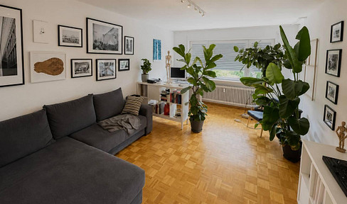 2,5 Zi-Wohnung Hochparterre mit Nord und Süd Balkon in ruhiger Lage, Tiefgarage, geringe Nebenkosten
