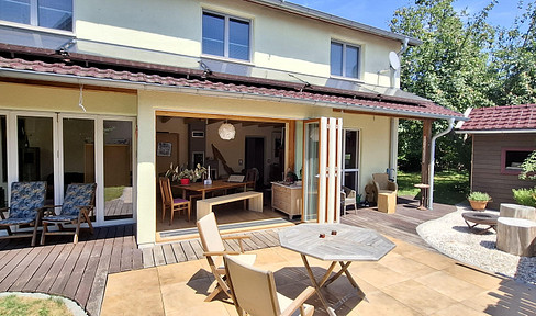 Arrive. Take a breath. Feel at home. Architect-designed house built using sustainable timber construction.