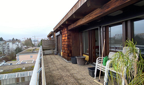 Bietigheim: geräumige, lichtdurchflutete Dachterrassen-Wohnung, EBK, Aufzug