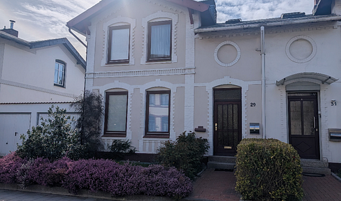 Semi-detached house in Kiel-Holtenau, quiet location.