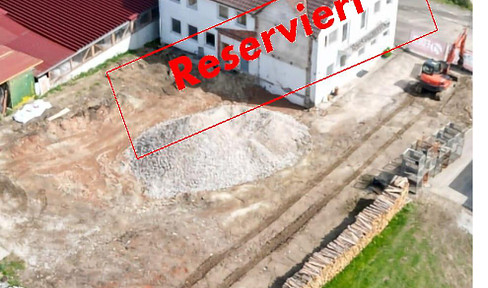 Old pub with a huge, completely enclosed property!