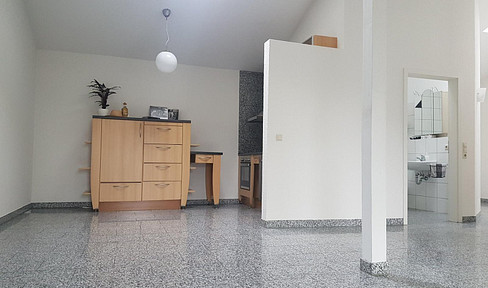 Cozy 2-room penthouse apartment with a balcony and fitted kitchen, located in Wehr.