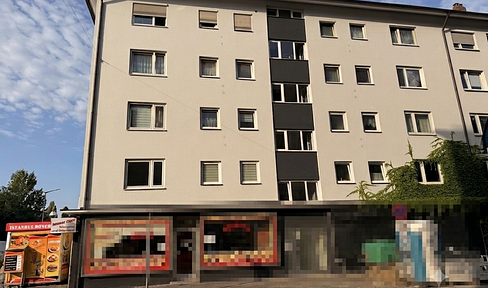 Private sale, without real estate agent fees: Fully rented residential and commercial building in Nuremberg-Eberhardshof.
