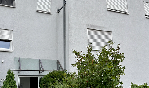 Bright 2-room apartment in the Ulmer Eselsberg area (Blaustein Pfaffenhau), close to the university/science park, available without commission.